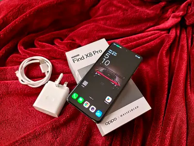 Oppo Find X8 Pro 512GB (Global) + 80W Charger & 7 Cases MINT CONDITION!