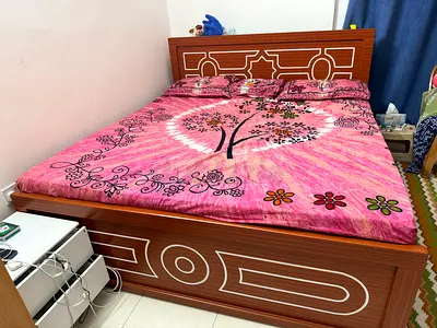 Wooden king size Bed with Headboard and Under-bed Storage - Good Condition