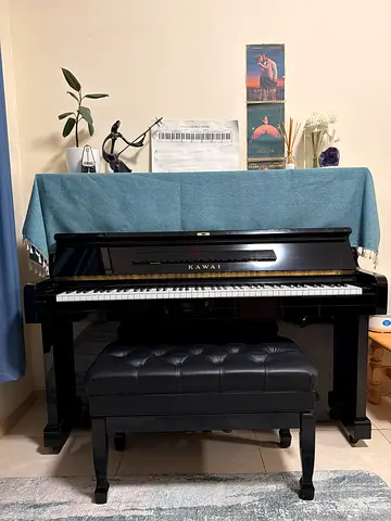 Kawai Upright Piano in Excellent Condition with Bench
