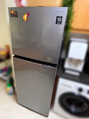 Hitachi 500L Refrigerator – Excellent Condition