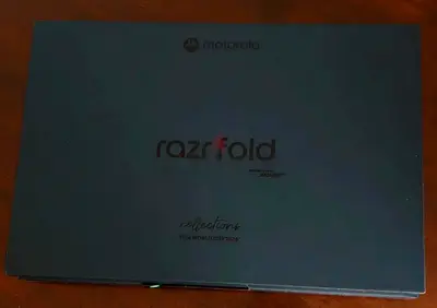 Motorola Razr Fold (boxed) - Razr Fold collector's Fifa edition box