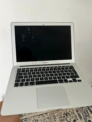 Apple MacBook Air 13-inch (Silver) - Good Condition