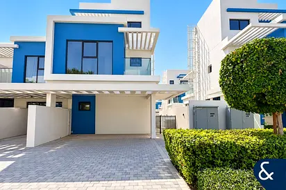 Corner Unit | Best Location | Motivated