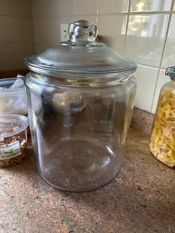 Glass jar