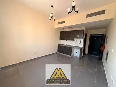 لاستوديو بمساحة جيدة وتكييف مركزي، مما يجعله خيارًا مناسبًا للأفراد الباحثين عن سكن مريح وعملي بإيجار سنوي اقتصادي.