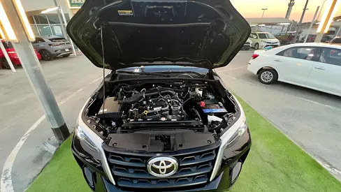 2023 Toyota FORTUNER — миниатюра 17