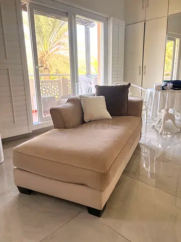 Dove gray chaise lounge / daybed in good condition