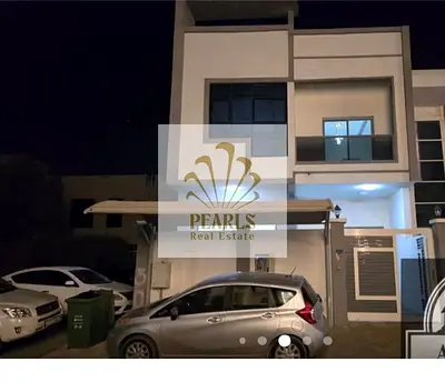 Villa for annual rent directly from the owner in the Al Yasmeen area of ​​Ajman; it features 5 bedrooms, a majlis, and a living room, plus a rooftop t
