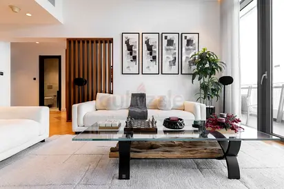 Luxury 31st-Floor Marina Retreat with Lake Views