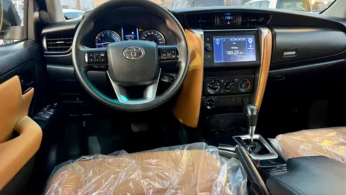 2023 Toyota FORTUNER — миниатюра 13