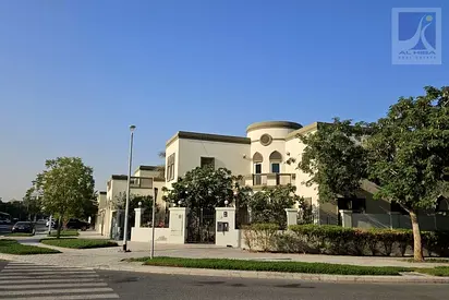 Stunning 5BR Legacy Villa | Massive Plot | Private Pool | Vacant on Transfer