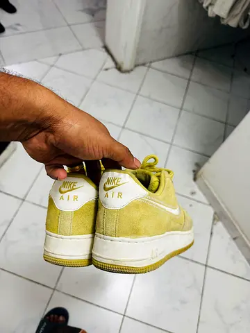 Pre-owned Nike Air Force 1 suede sneakers - men's size 42 (light yellow)