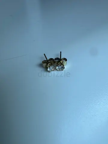 Pandora Gold Stud Earrings with Clear Crystal – Excellent Condition (Dubai)