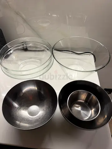 Set of Mixing Bowls (Glass and Stainless Steel) - Good Condition