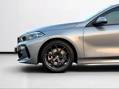2022 BMW 1-SERIES photo 9