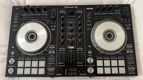 Pioneer DDJ SR2 (Serato) Controller with FREE bag
