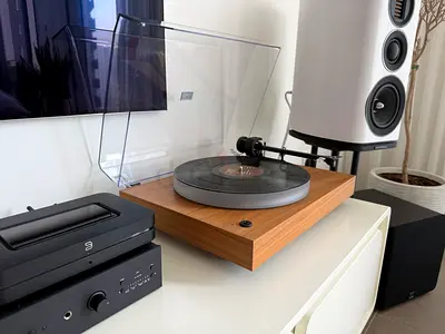 Pro-Ject X2 Turntable