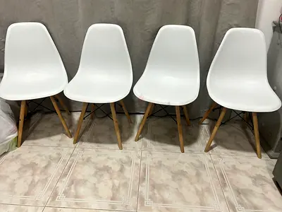 Set of 4 White Modern Dining Chairs with Wooden Legs
