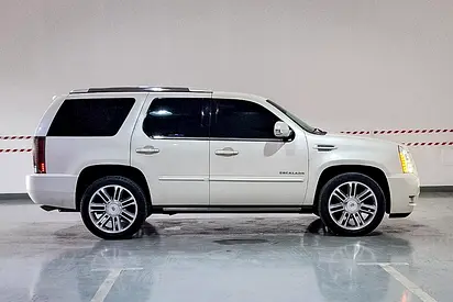 2013 Cadillac ESCALADE photo 4