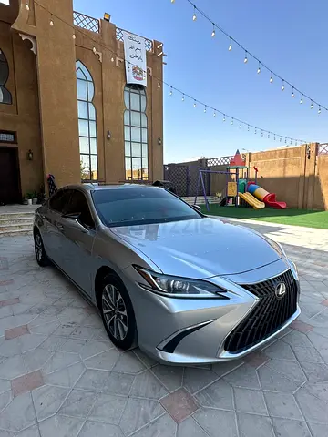 2022 Lexus ES 250 American Specs - Warranty and service contract - Excellent Condition