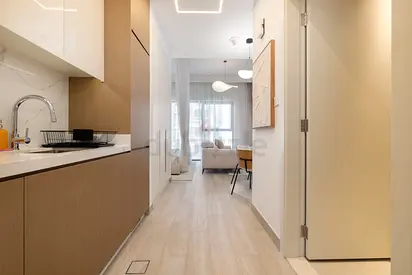 Urban Retreat | Stylish Studio in Jumeirah Garden