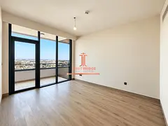 Skyline View | Closed Kitchen | High Floor