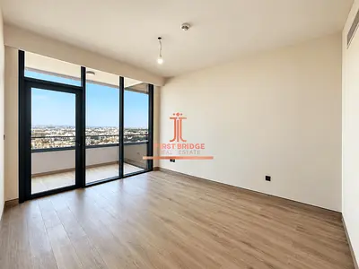 Skyline View | Closed Kitchen | High Floor