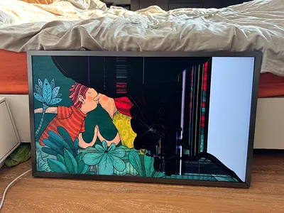 Samsung 32inch The Frame, QLED 4K Quantum HDR Smart TV, 32LS03B (broken screen)