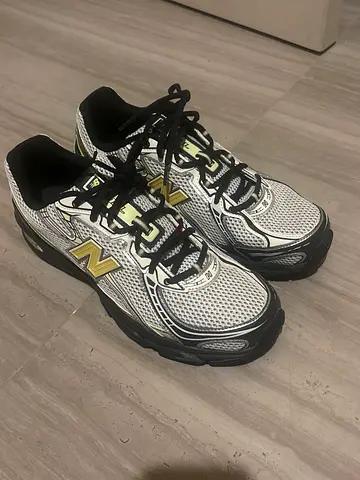 New Balance 740 men's running shoes size unknown — lightly used