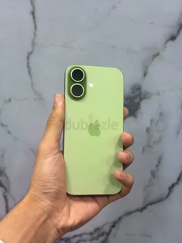 Apple iPhone 17 - Green (Good Condition)256 2200AED