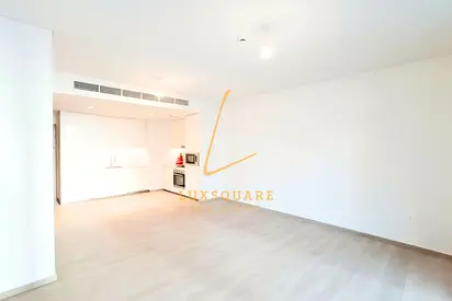 Mid Floor | Exclusive | No Agents