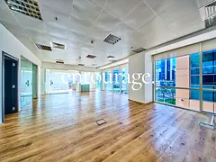 Corner Office | Unfurnished | 5 Parking