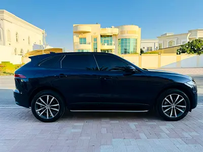 2024 Jaguar F-PACE photo 6