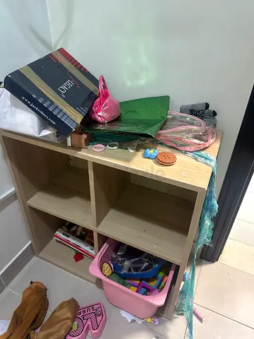 Light wood 4-cube storage shelf - good condition