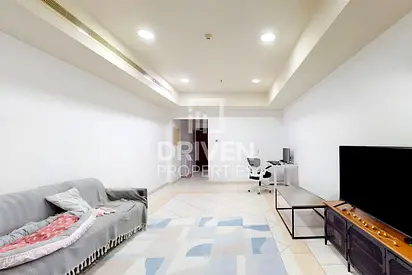 Spacious and Bright Apt | Ready to move In