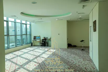 شقة فاخرة غرفتين وصالة للإيجار | مبنى الدانة |