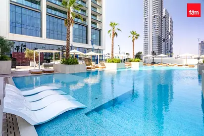 Spacious apt, Burj Khalifa view, near metro!