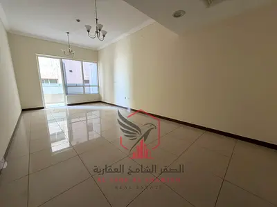 Two bedrooms and a living room with a full terrace and an open view, plus one month free. 3 bathrooms, including a master bedroom.