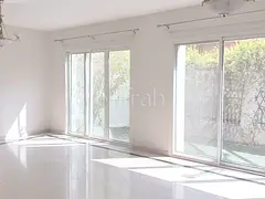 COMPOUND VILLA | PRIVATE GARDEN | VACANT