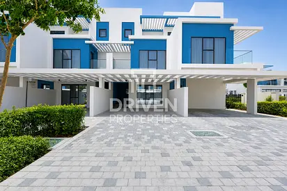 Close Swimming Pool | Furnished | Middle Unit