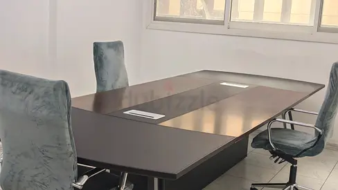 Premium Executive Conference Table Set + 5 Chairs (Built-in Power Modules)