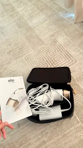 Braun Silk-épil epilator with pouch — never used, complete set