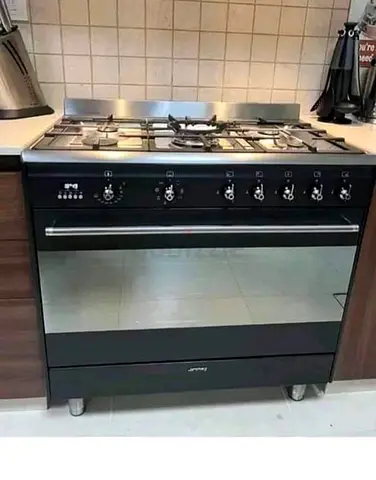Smeg 5Hobs New Model top Gas oven electric 90by60cm
