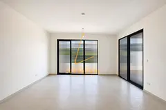Corner Townhouse | Generous Plot | Near Amenities