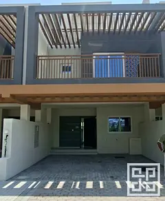 Single Row l 4BED Corner l Closed Kitchen