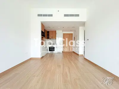 Unfurnished | Pool View | Mid Floor | Vacant