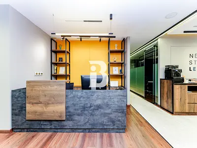 Corner Office | Luxury Fit Out | Easy Access