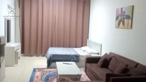 استوديو مفروش فاخر للإيجار الشهري بفرش مرتب ونظيف شامل الإنترنت وجميع الفواتير بموقع استراتيجي وحيوي وجاهز تماما للسكن الفوري المريح