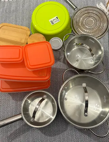 Brand new fiszman pots and containers