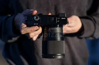 Sony mirrorless lens Sigma 16mm f/1.4 (used) - good condition